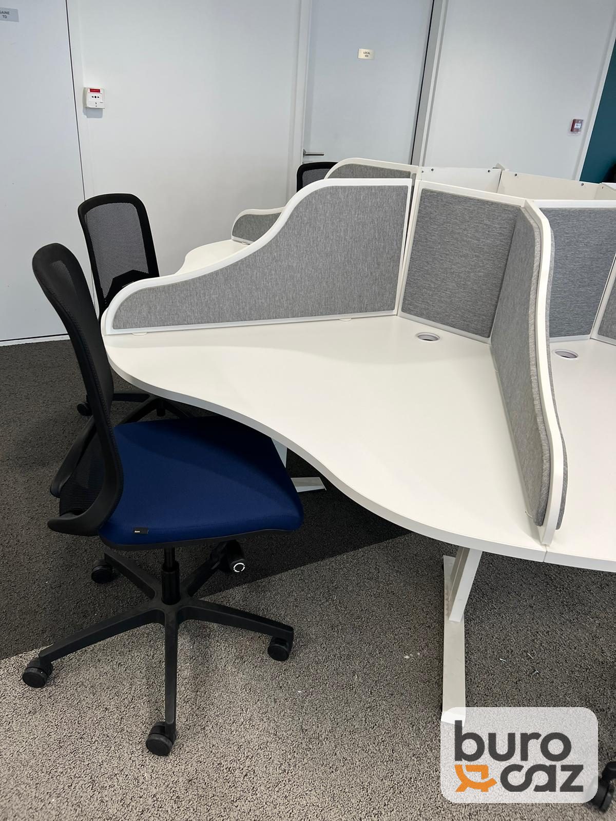 Poste de travail en étoile 6 personnes blanc avec séparateurs — photo 6