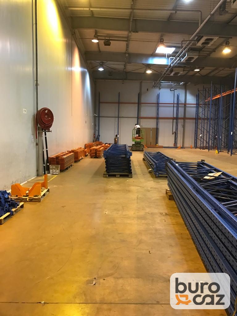 Rayonnage palettier bleu et orange (échelles et lisses)