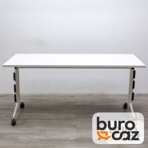 Table basculante blanche sur roulettes