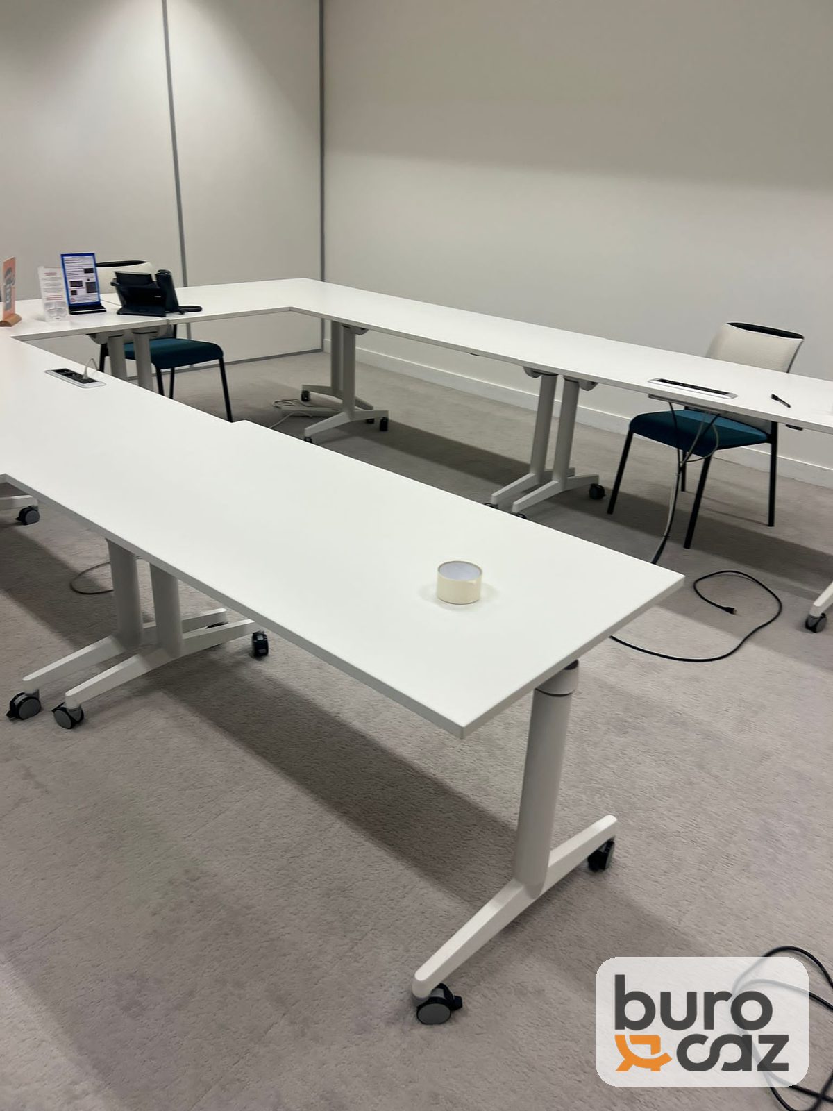 Table basculante blanche sur roulettes — photo 3