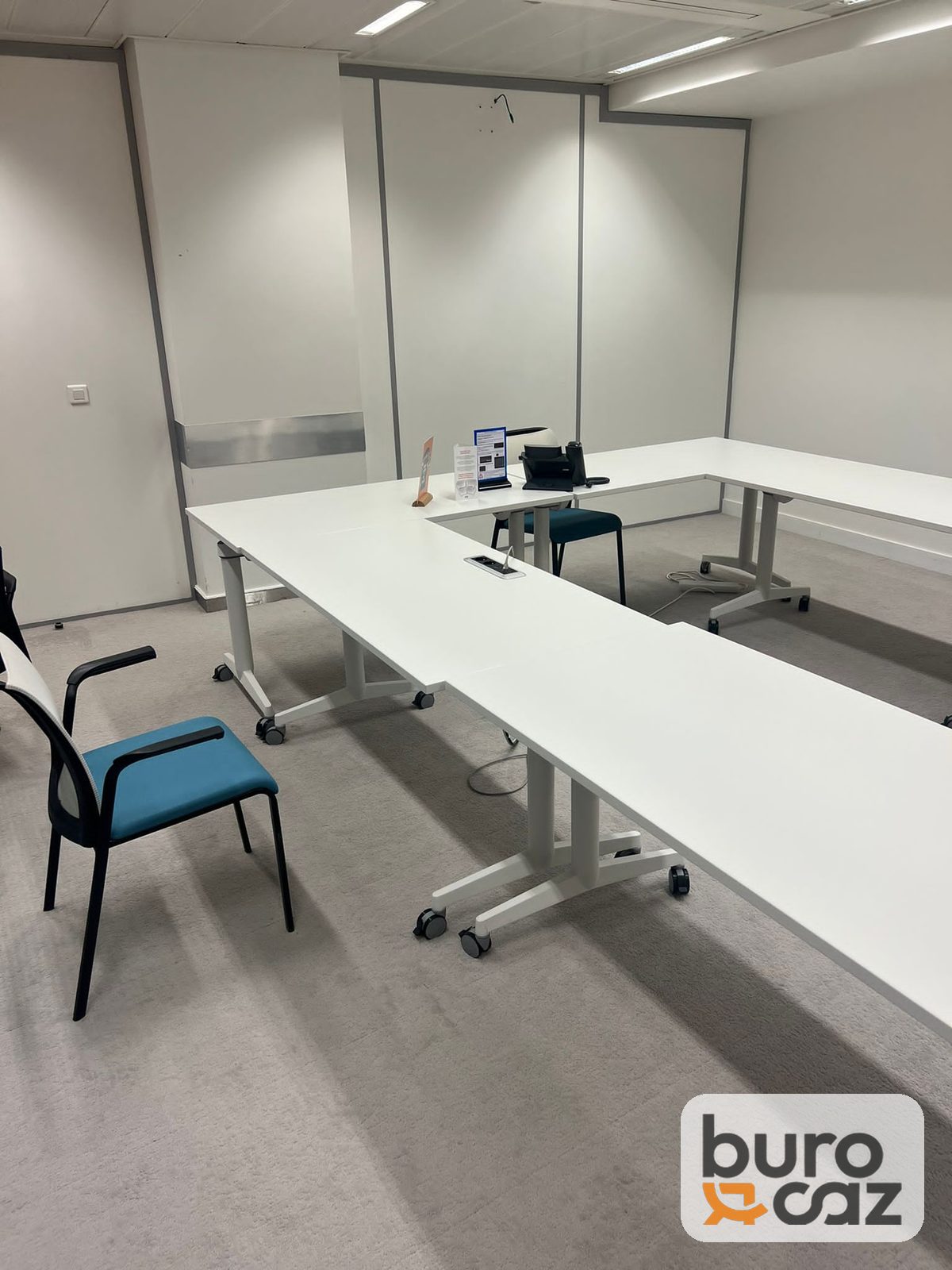 Table basculante blanche sur roulettes — photo 4