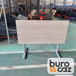 Table basculante plateau bois clair – piètement en T
