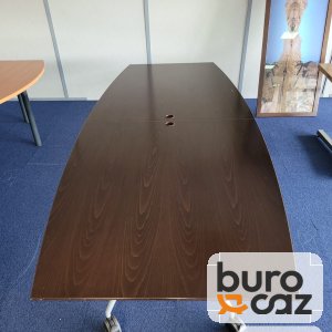 Table de réunion basculante tonneau wengé sur roulettes