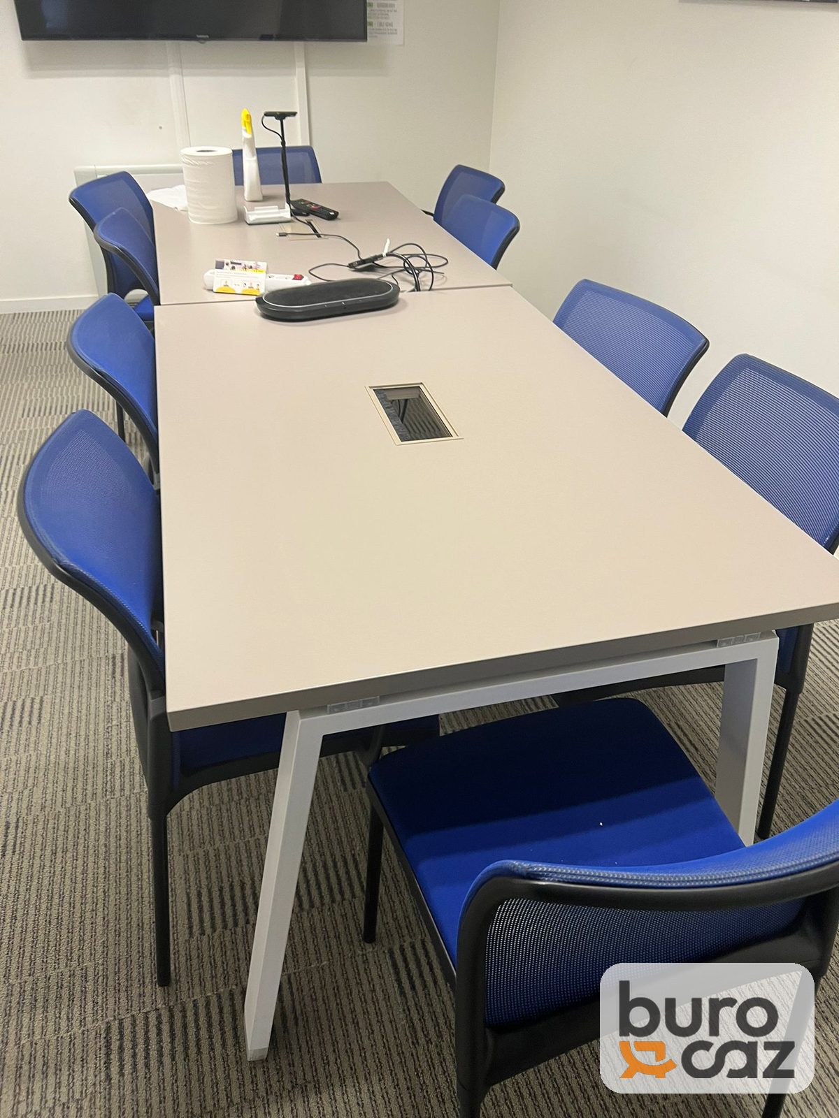Table de réunion blanche avec trappe pieds métal — photo 2