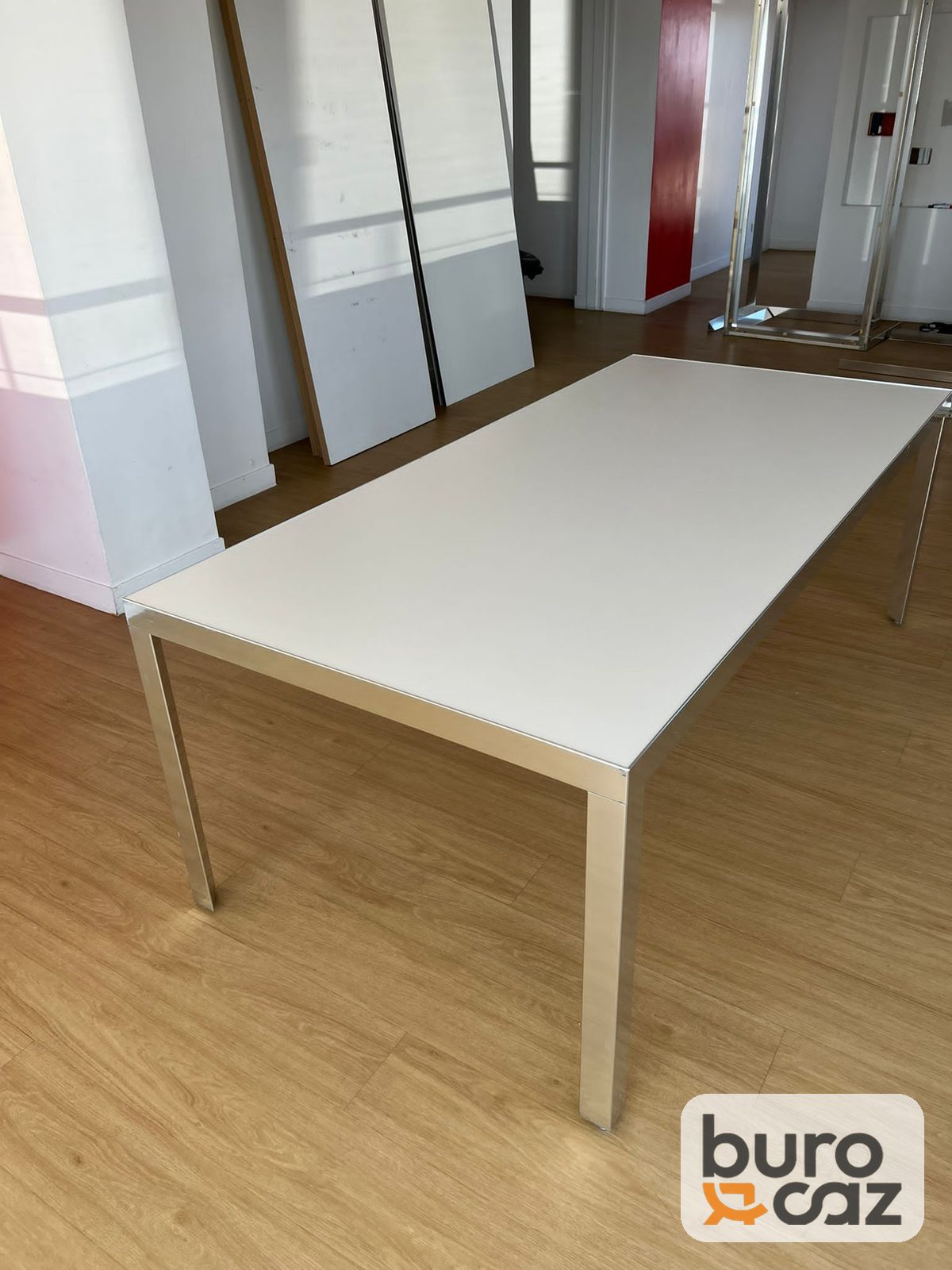 Table de réunion blanche cadre aluminium — photo 11