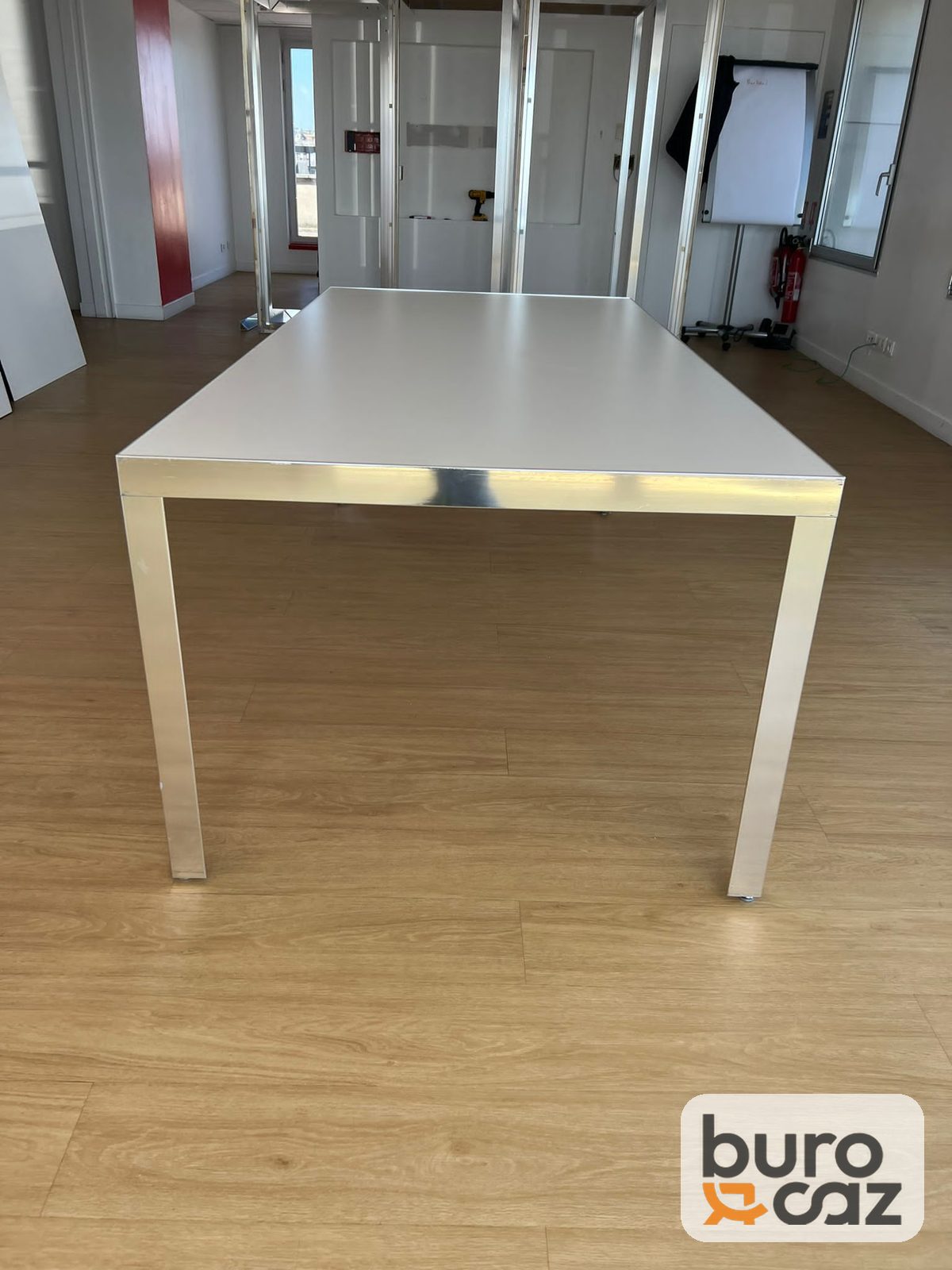 Table de réunion blanche cadre aluminium — photo 3