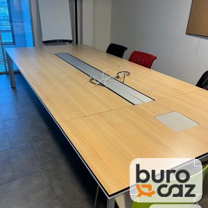 Table de réunion bois avec goulotte centrale