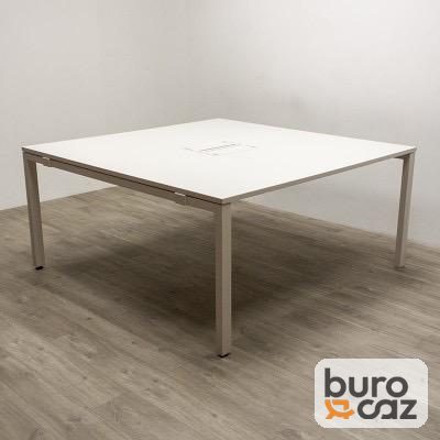 Table de réunion carrée blanche pieds métal