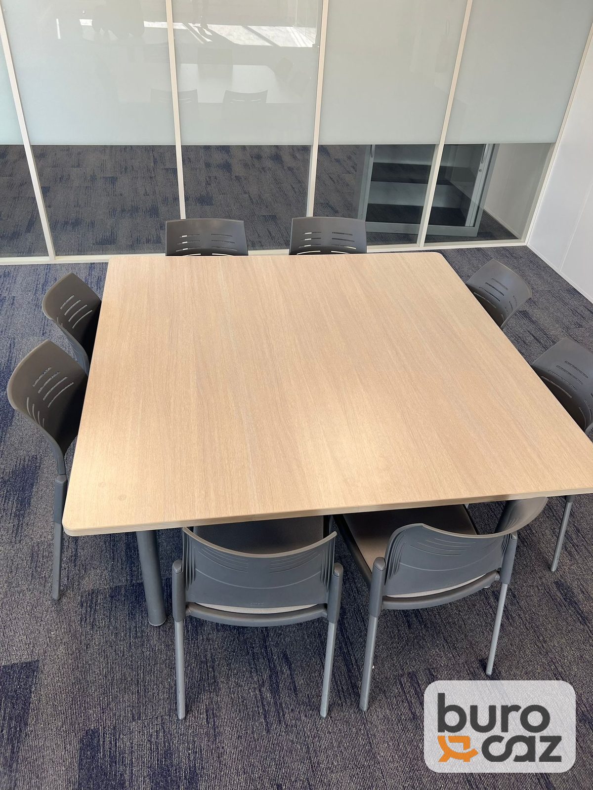 Table de réunion carrée finition érable — photo 2