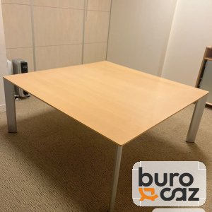 Table de réunion carrée finition hêtre