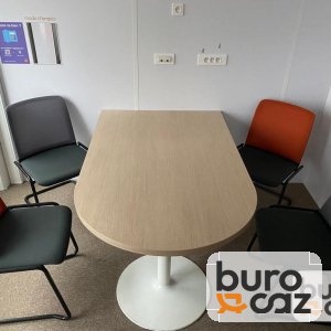 Table de réunion demi-ronde chêne clair pied tulipe blanc