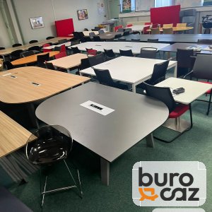 Table de réunion grise anthracite avec trappe