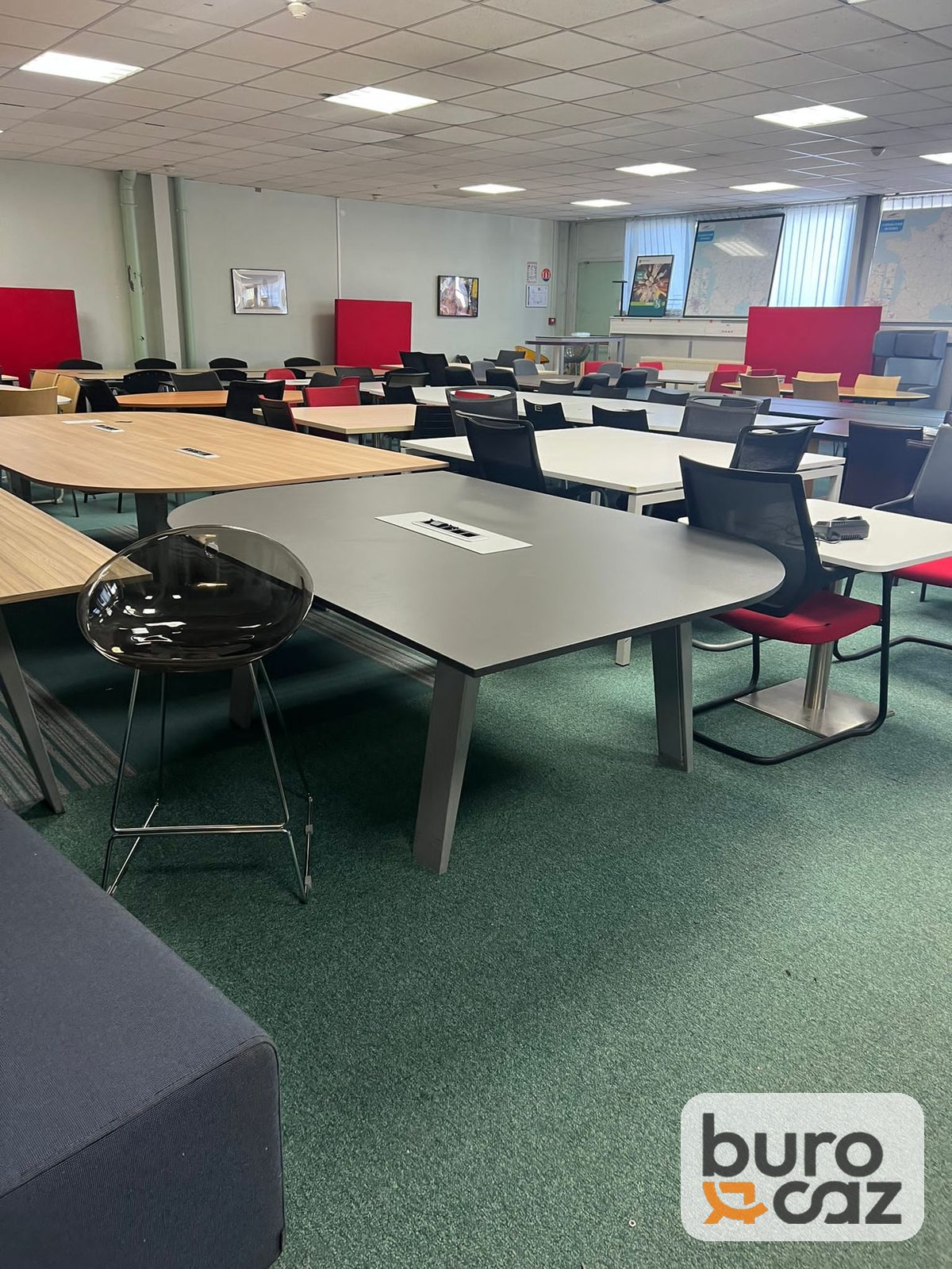 Table de réunion grise anthracite avec trappe — photo 4