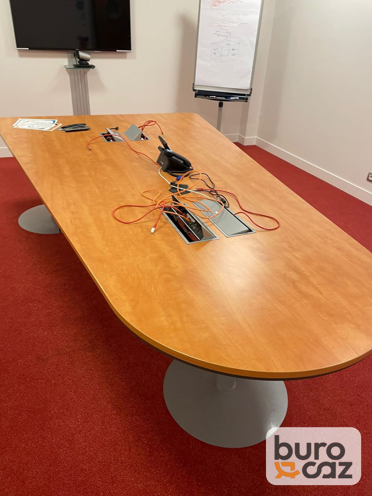 Table de réunion merisier bout arrondi – pied tulipe