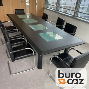 Table de réunion noire avec inserts en verre