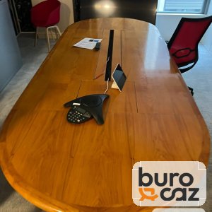 Table de réunion ovale bois massif vernis