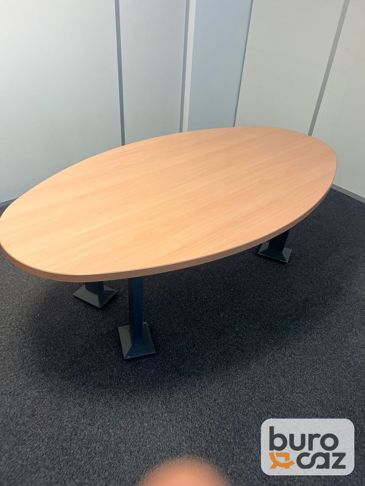 Table de réunion ovale hêtre piètement noir — photo 2
