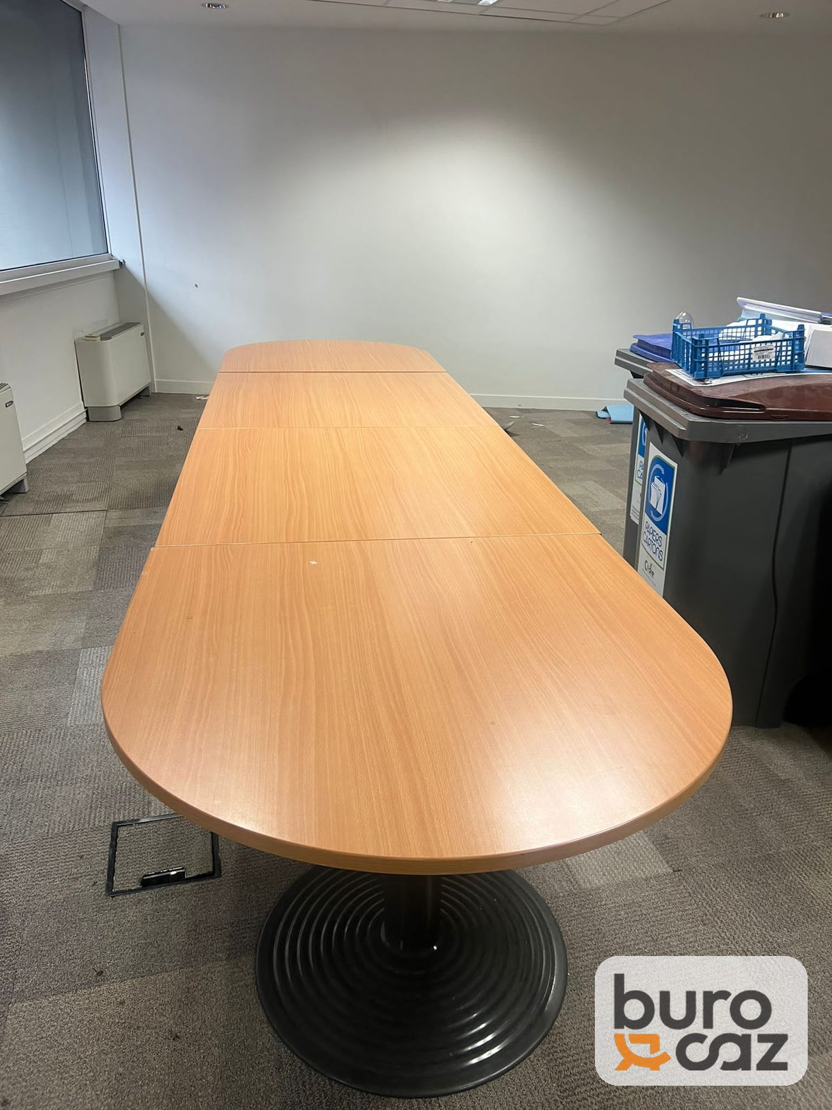 Table de réunion ovale hêtre sur pieds tulipe noirs — photo 4