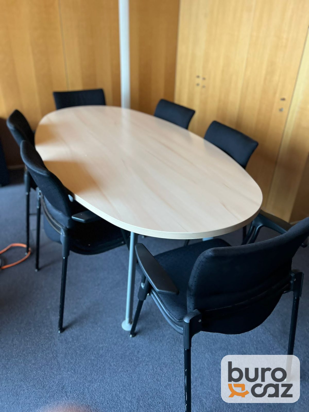 Table de réunion ovale plateau bois clair