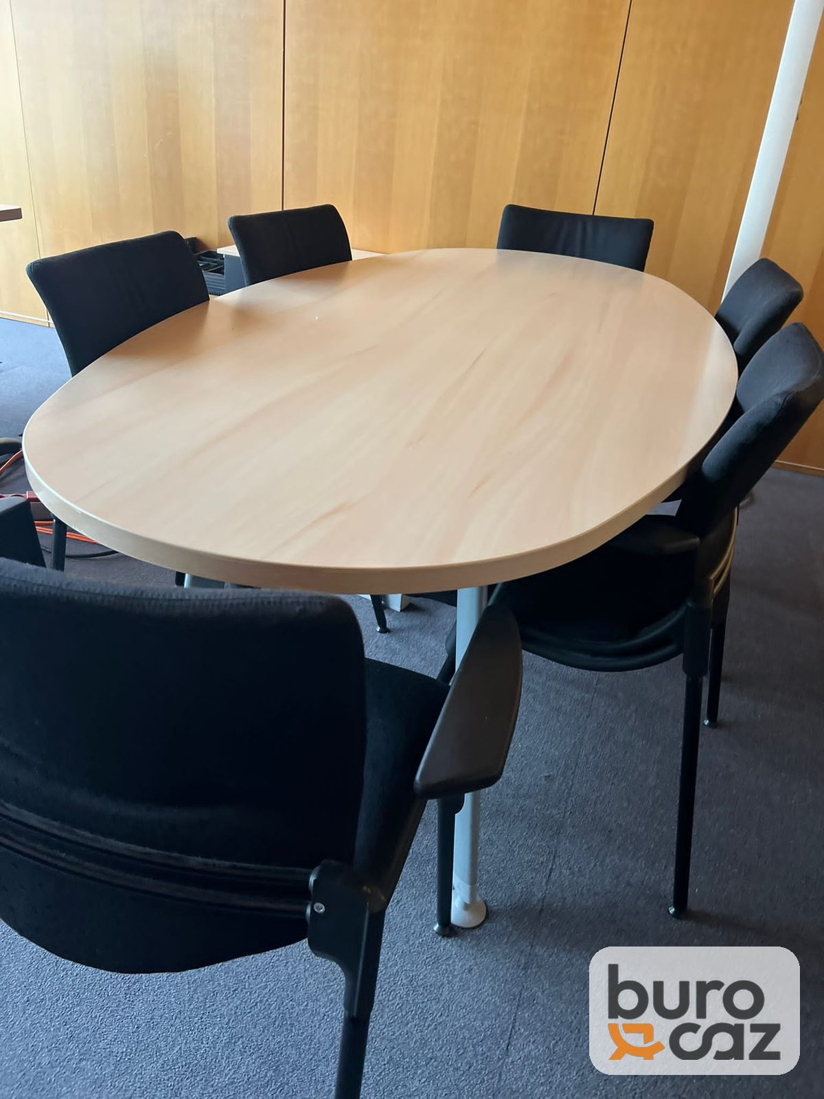 Table de réunion ovale plateau bois clair — photo 4