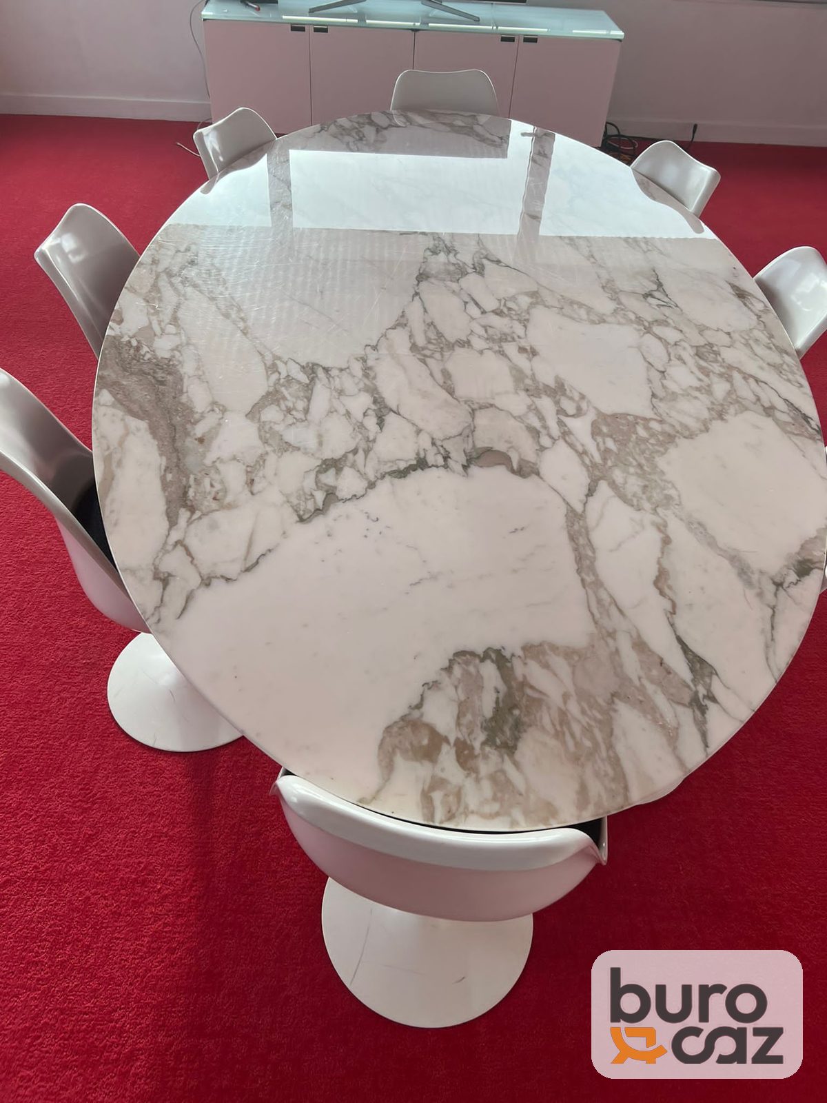 Table de réunion ovale plateau effet marbre – piètement tulipe blanc — photo 2