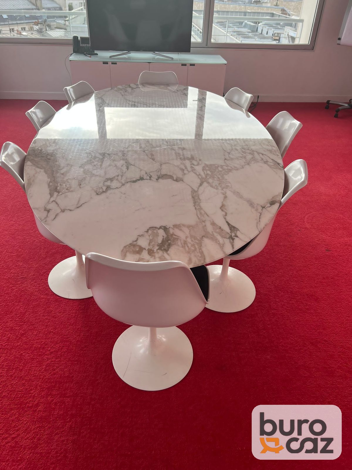 Table de réunion ovale plateau effet marbre – piètement tulipe blanc — photo 4
