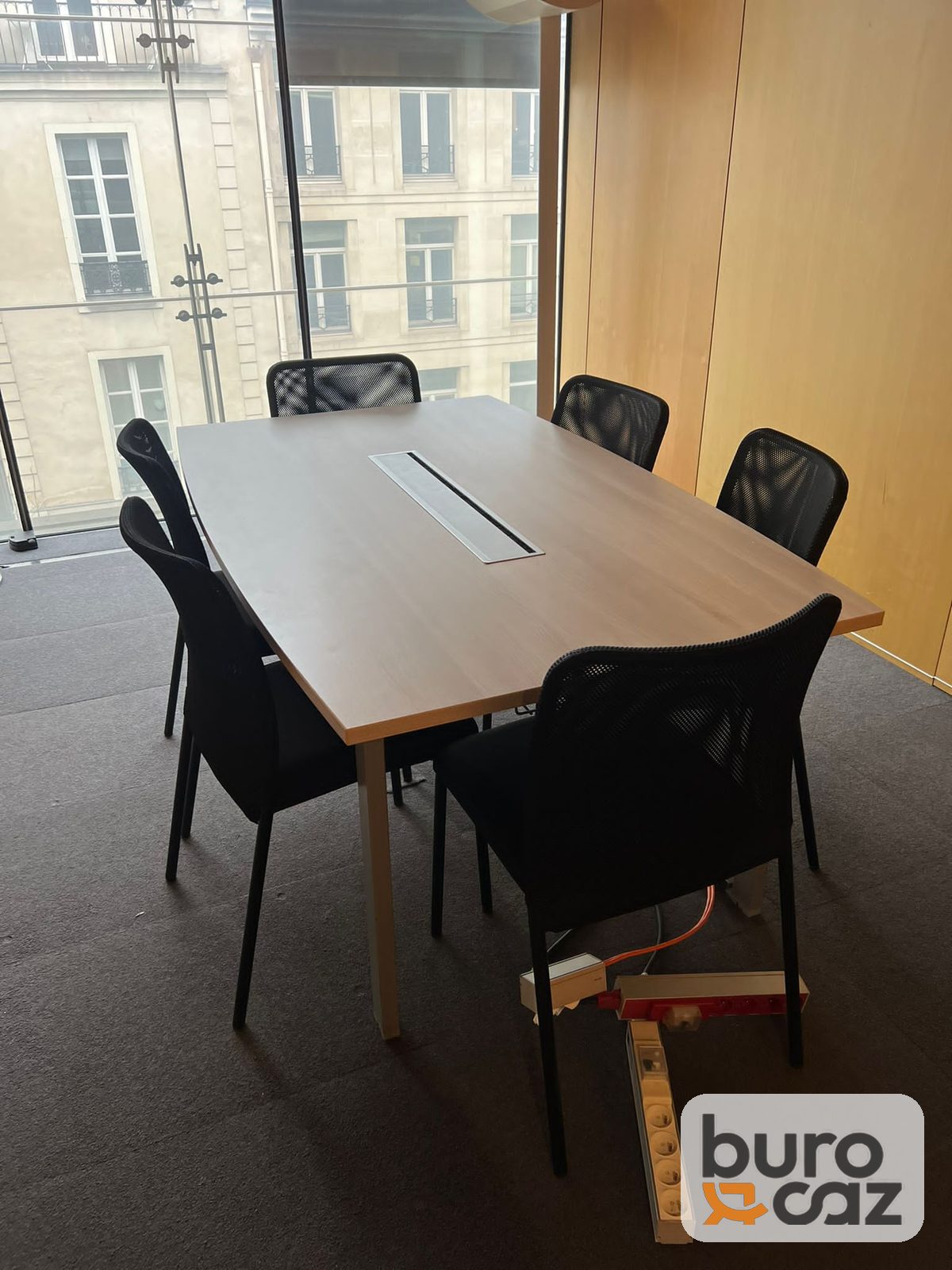 Table de réunion plateau bois gris avec trappe passe-câbles — photo 4