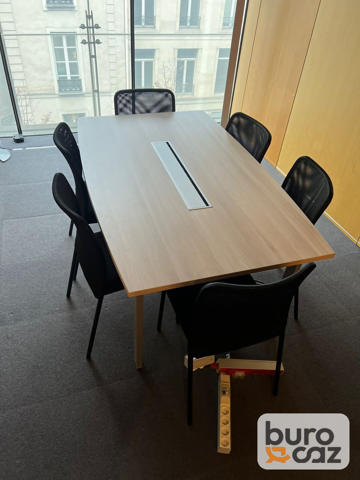 Table de réunion plateau bois gris avec trappe passe-câbles — photo 6