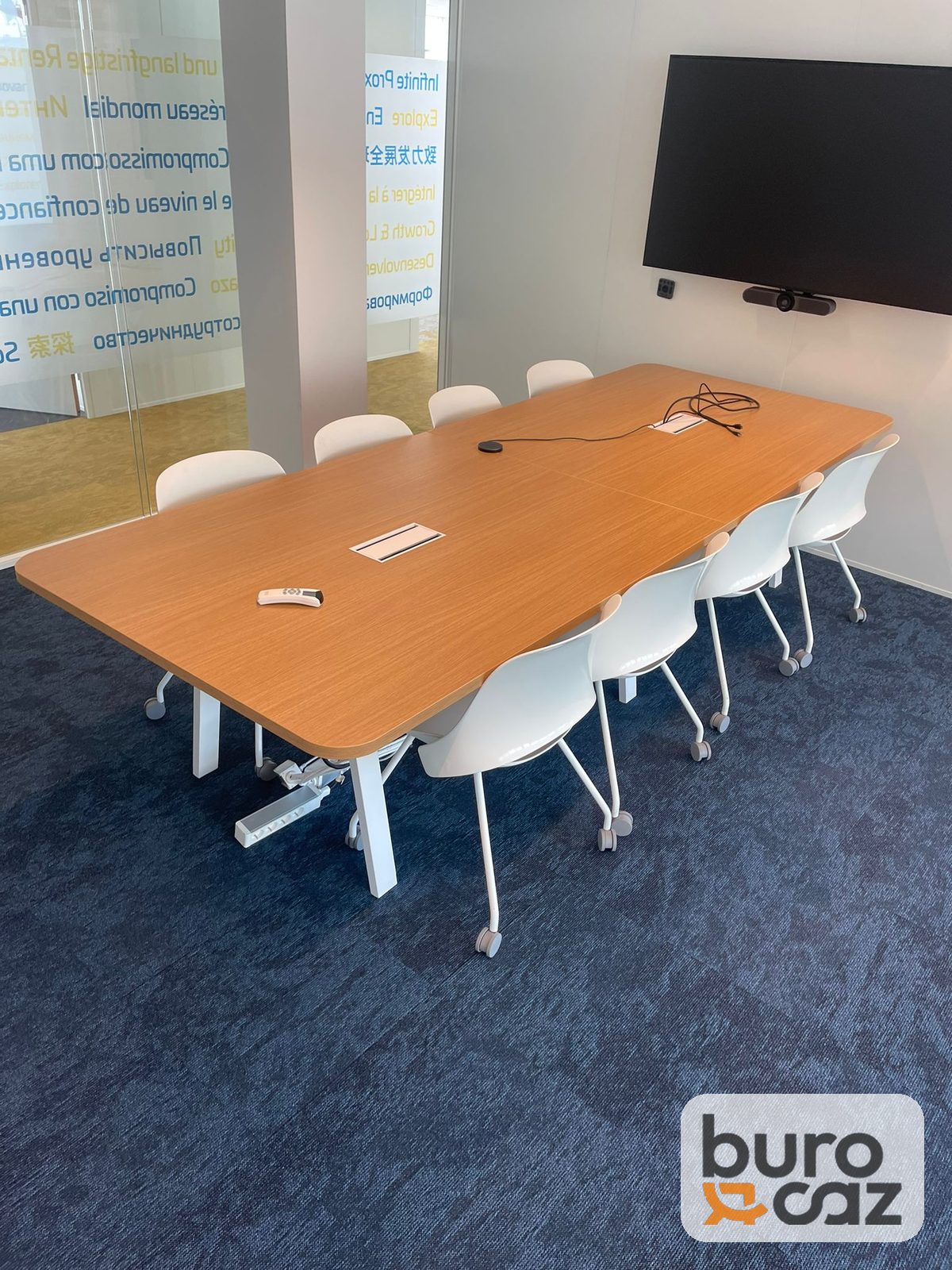 Table de réunion plateau bois – piètement blanc – 10 personnes