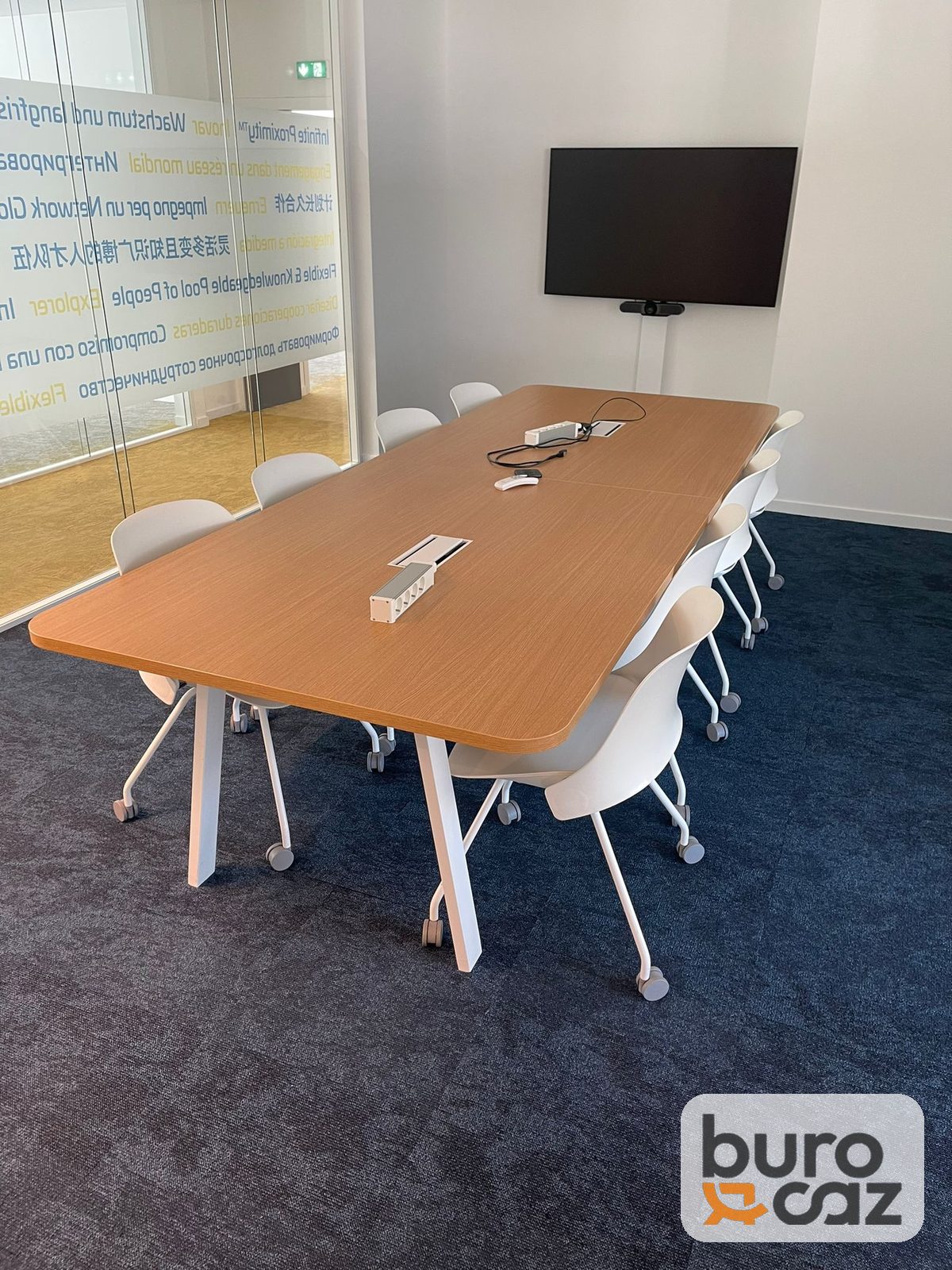 Table de réunion plateau bois – piètement blanc – 10 personnes — photo 3