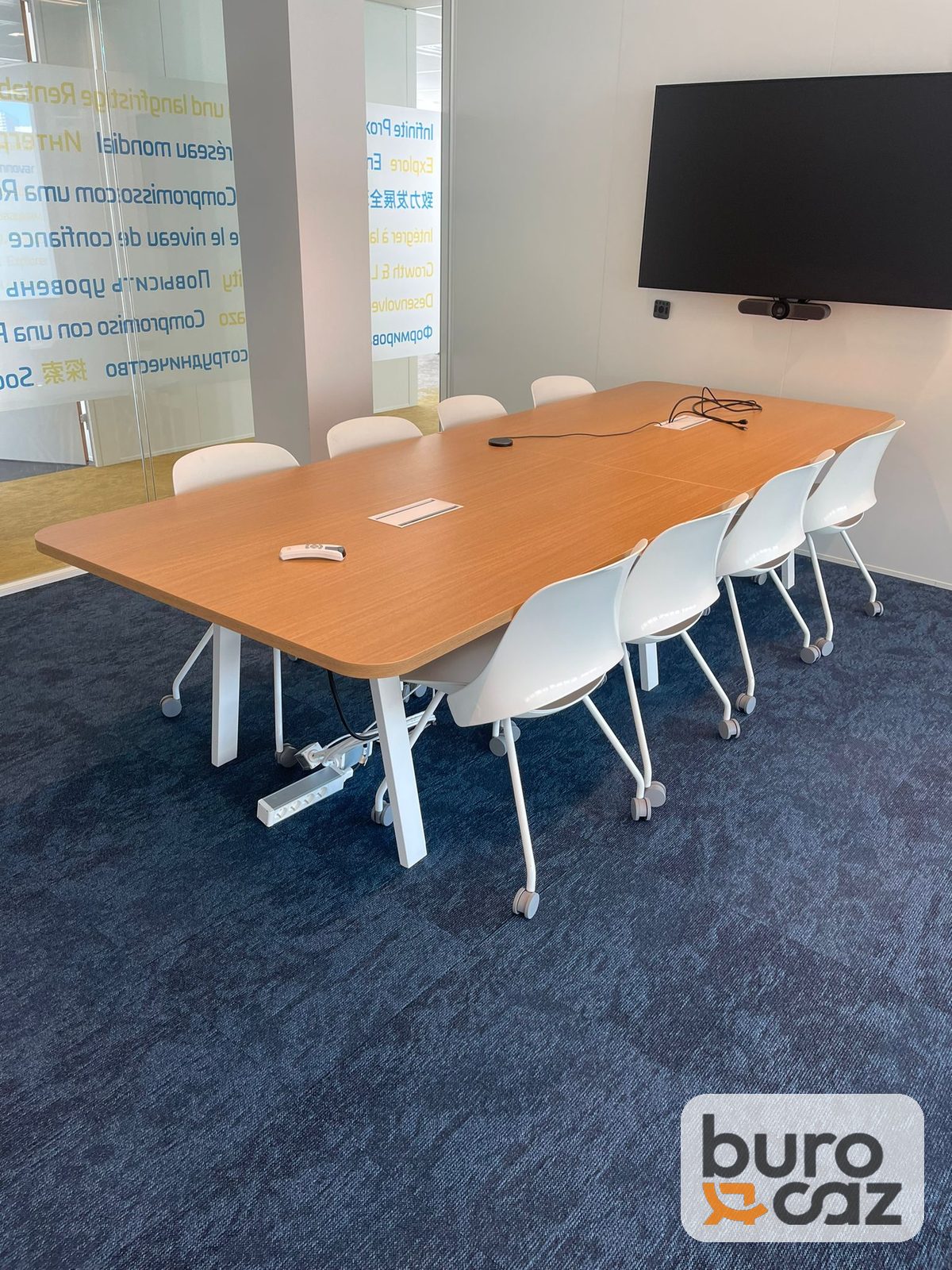 Table de réunion plateau bois – piètement blanc – 10 personnes — photo 4