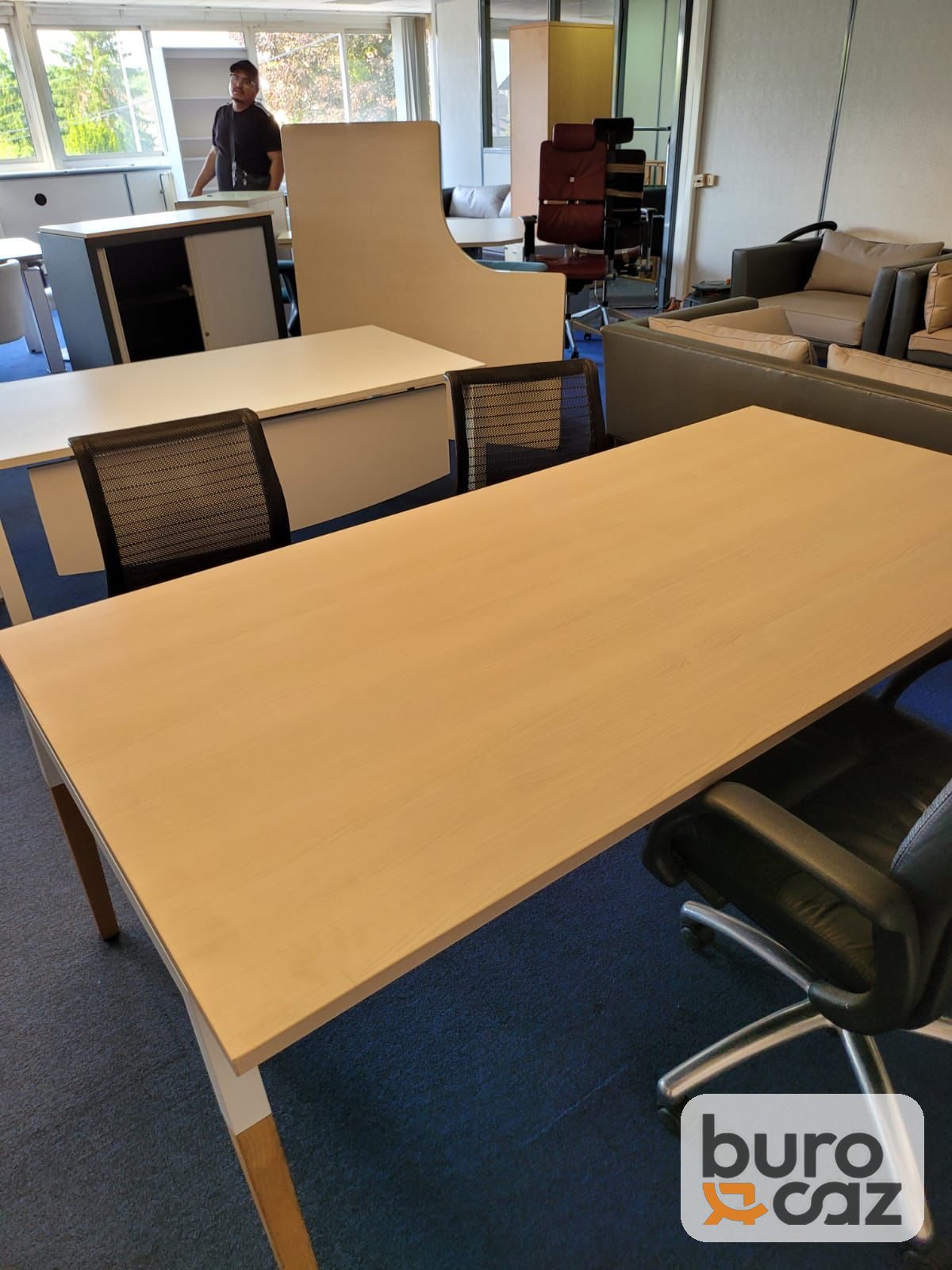 Table de réunion plateau hêtre – piètement blanc embouts bois — photo 2