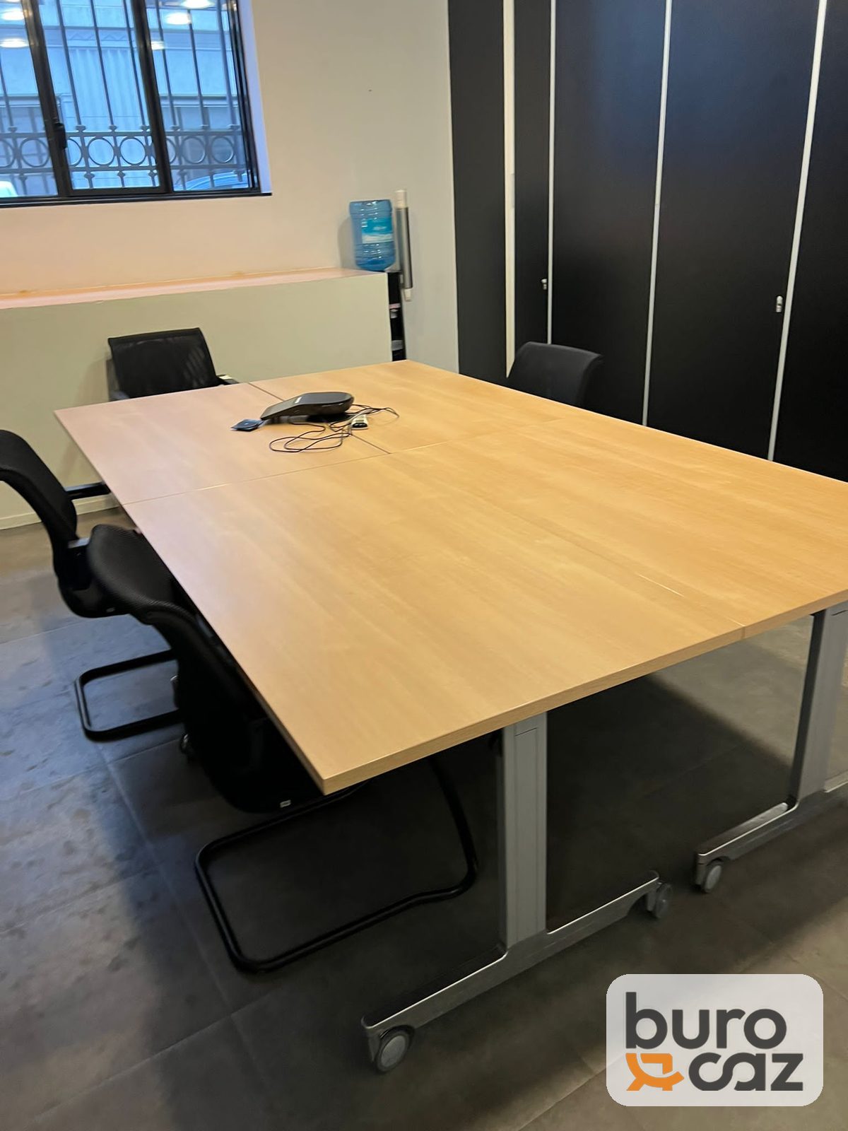 Table de réunion plateau hêtre – piètement T métal gris