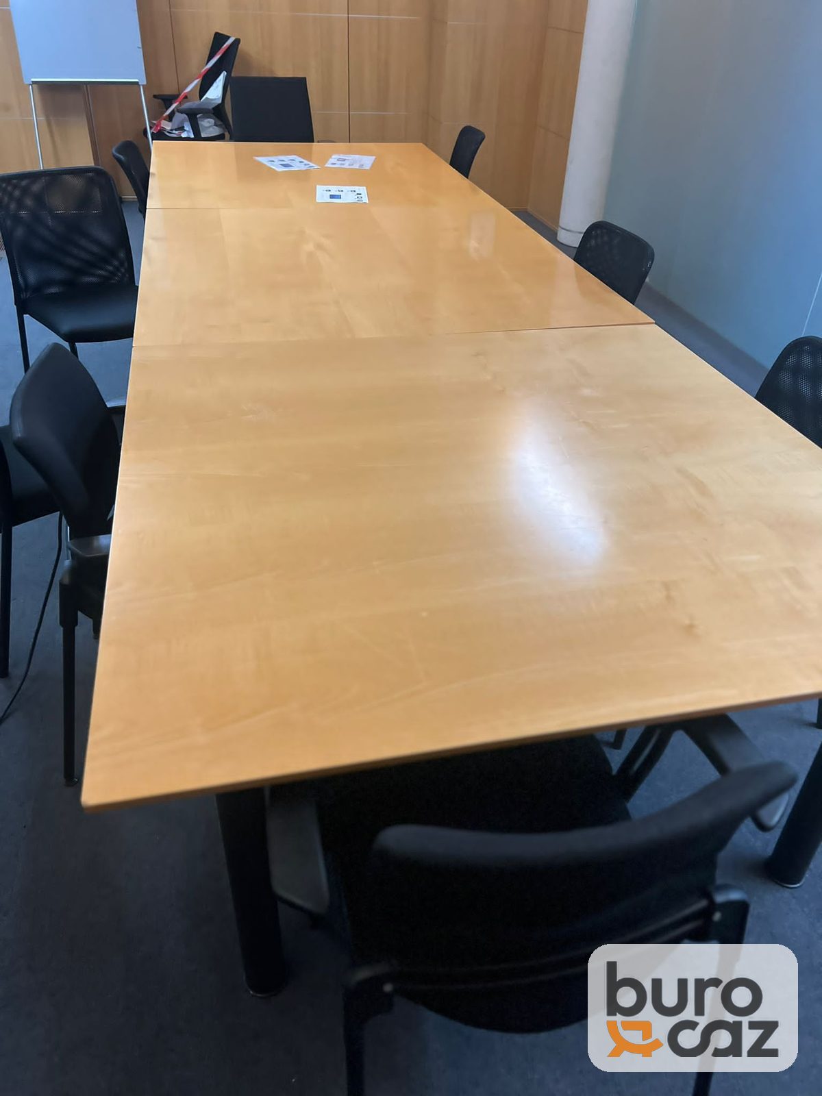 Table de réunion rectangulaire bois clair piètement noir 8/10 personnes — photo 4