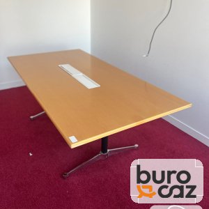 Table de réunion rectangulaire hêtre avec boîtier de connexion