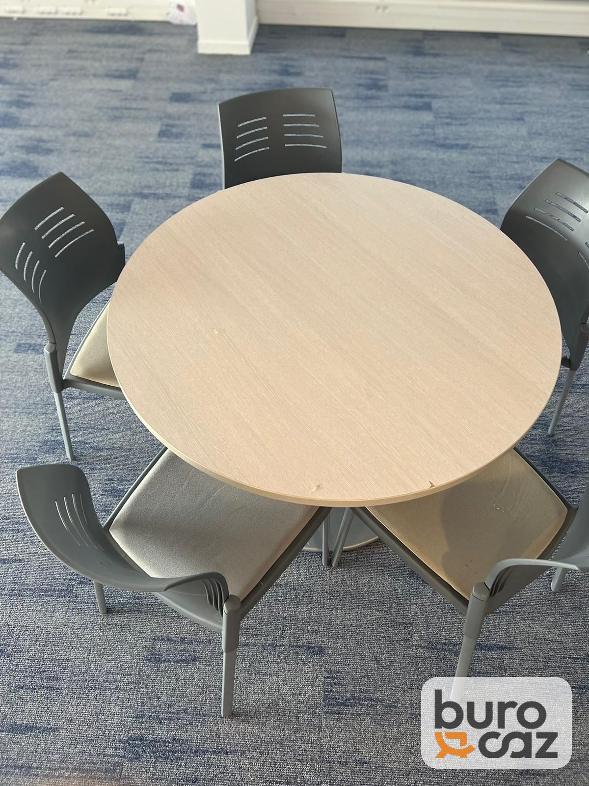 Table de réunion ronde plateau bois clair — photo 4