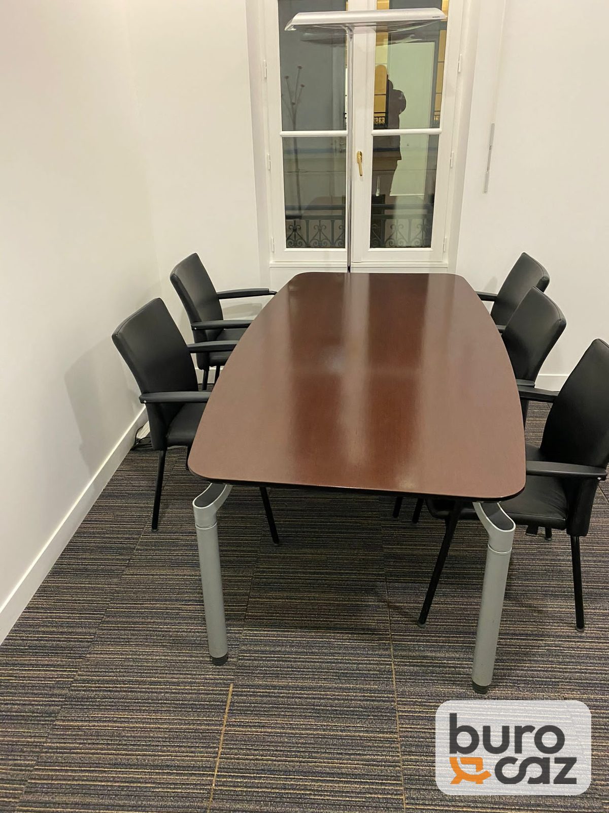 Table de réunion tonneau acajou piètement gris
