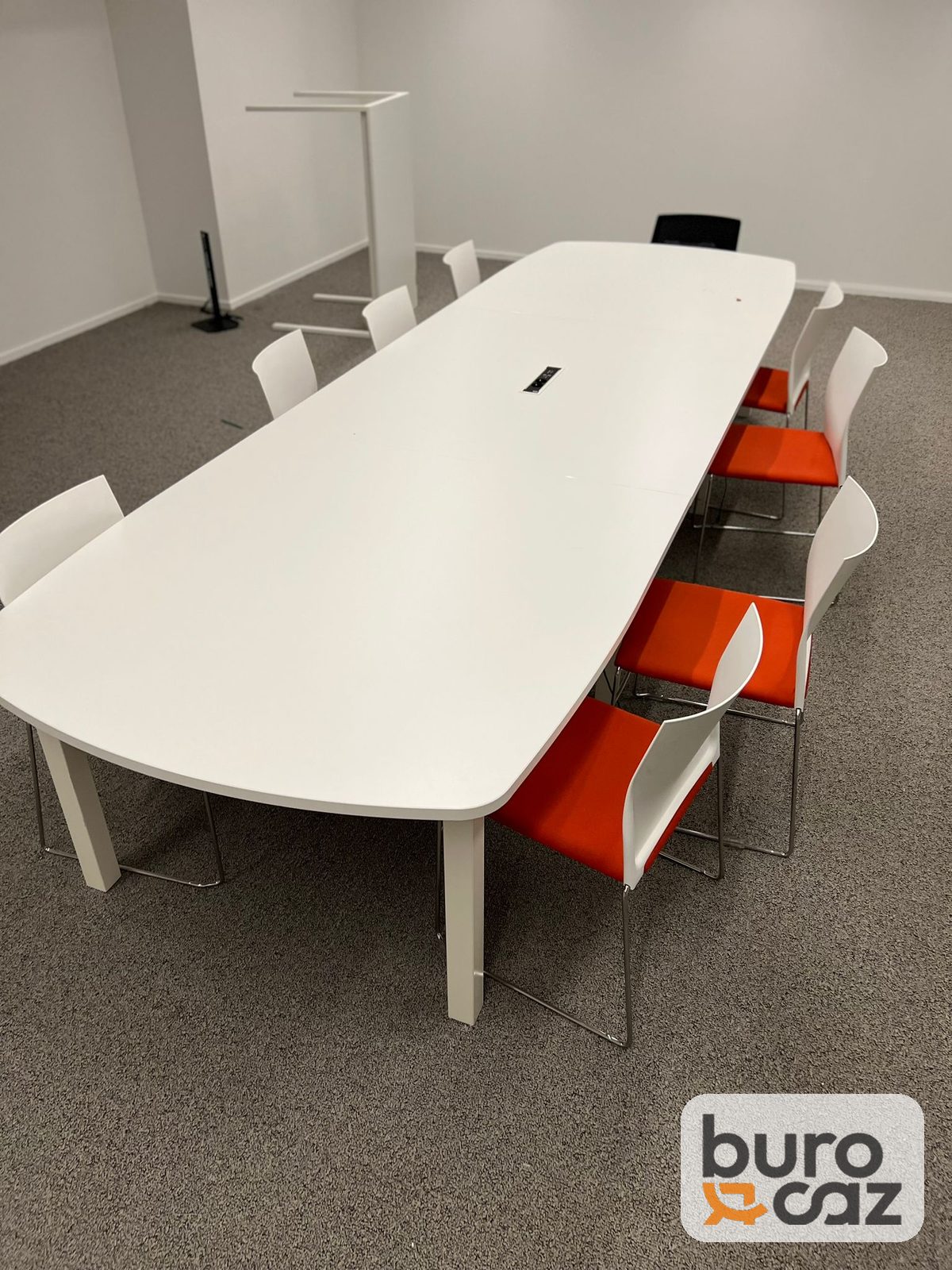 Table de réunion tonneau blanche — photo 4
