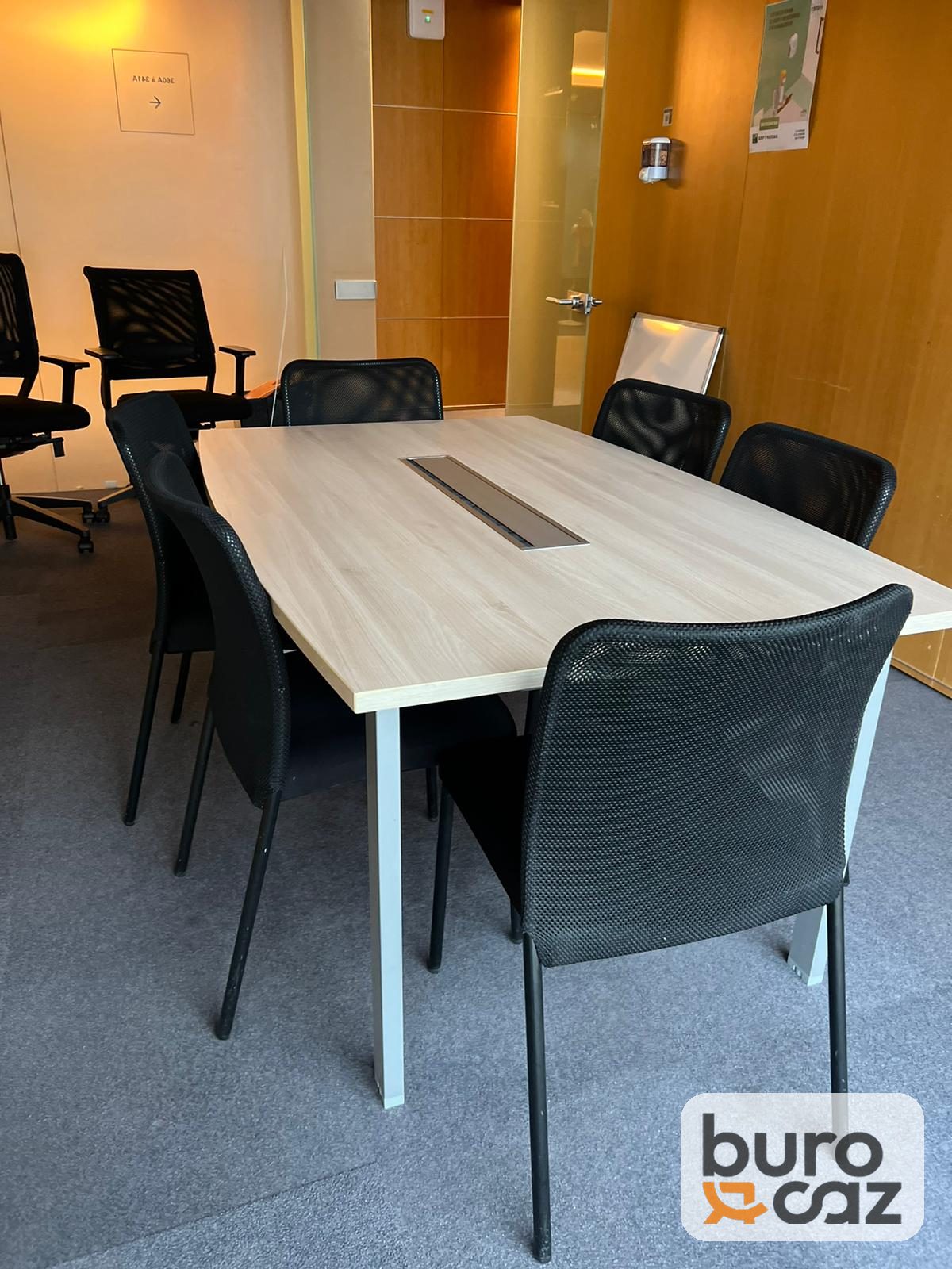 Table de réunion tonneau bois clair avec top access pieds blancs — photo 2