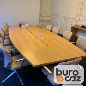 Table de réunion tonneau chêne avec goulotte centrale 10/12 personnes
