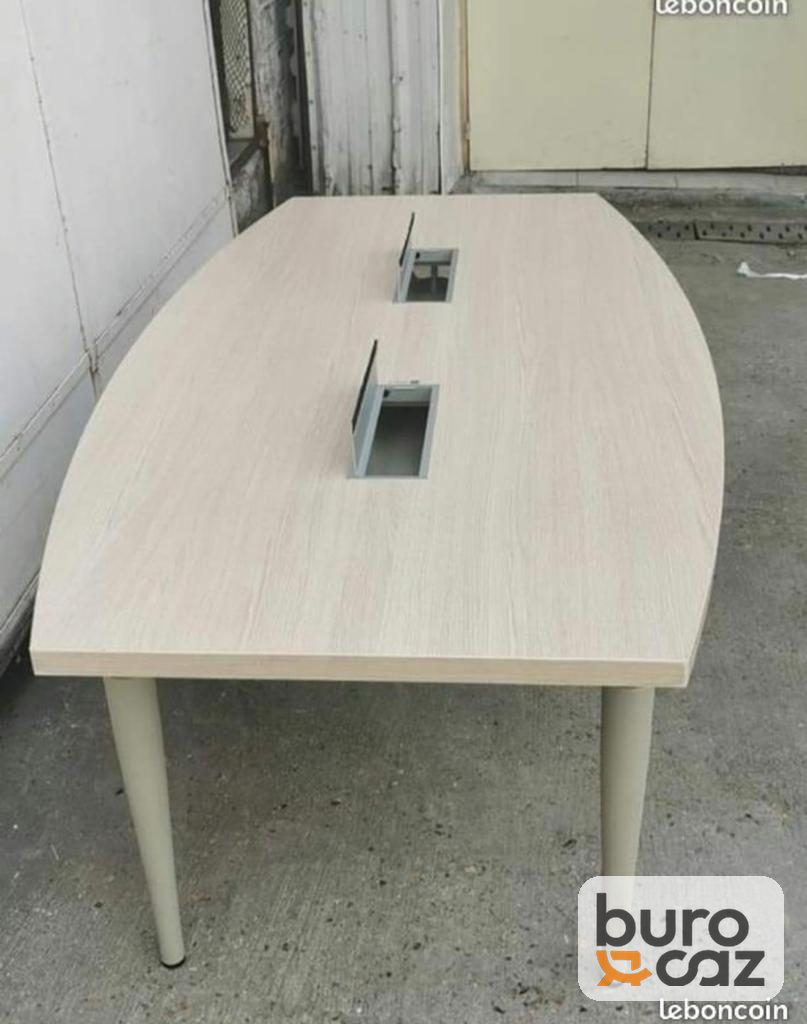 Table de réunion tonneau chêne blanchi avec 2 trappes passe-câbles