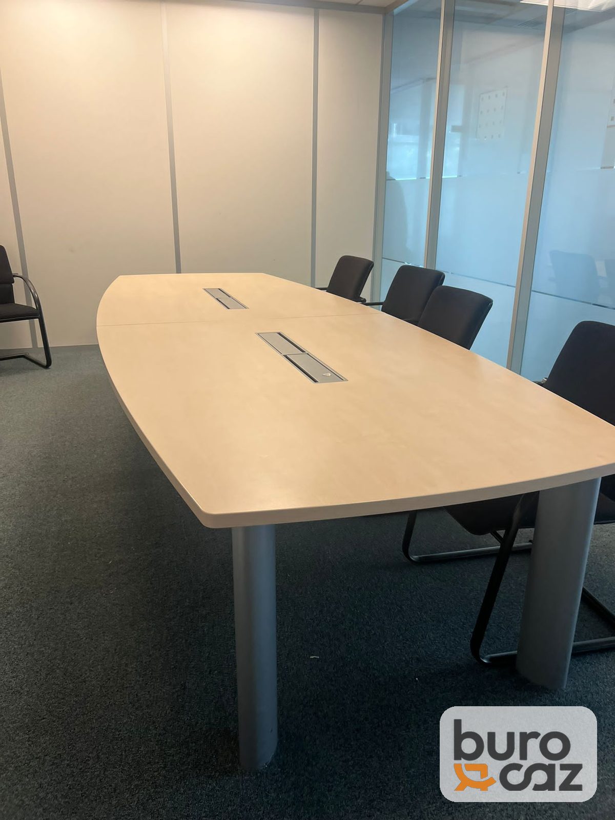 Table de réunion tonneau érable avec 2 trappes de connexion — photo 2