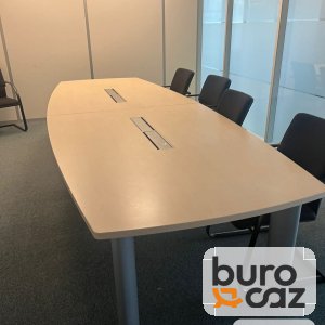 Table de réunion tonneau érable pieds cylindriques avec trappes