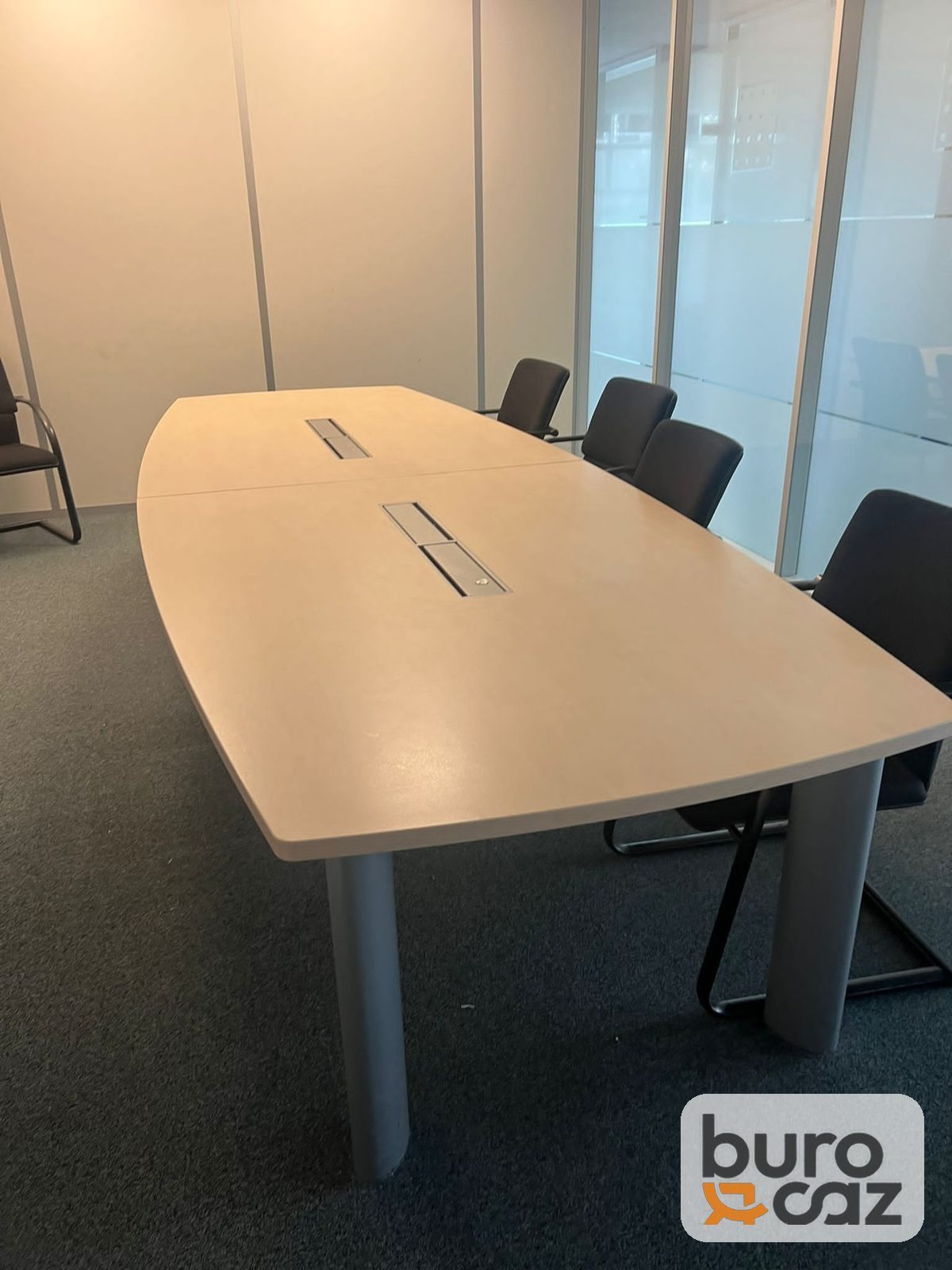 Table de réunion tonneau érable pieds cylindriques avec trappes