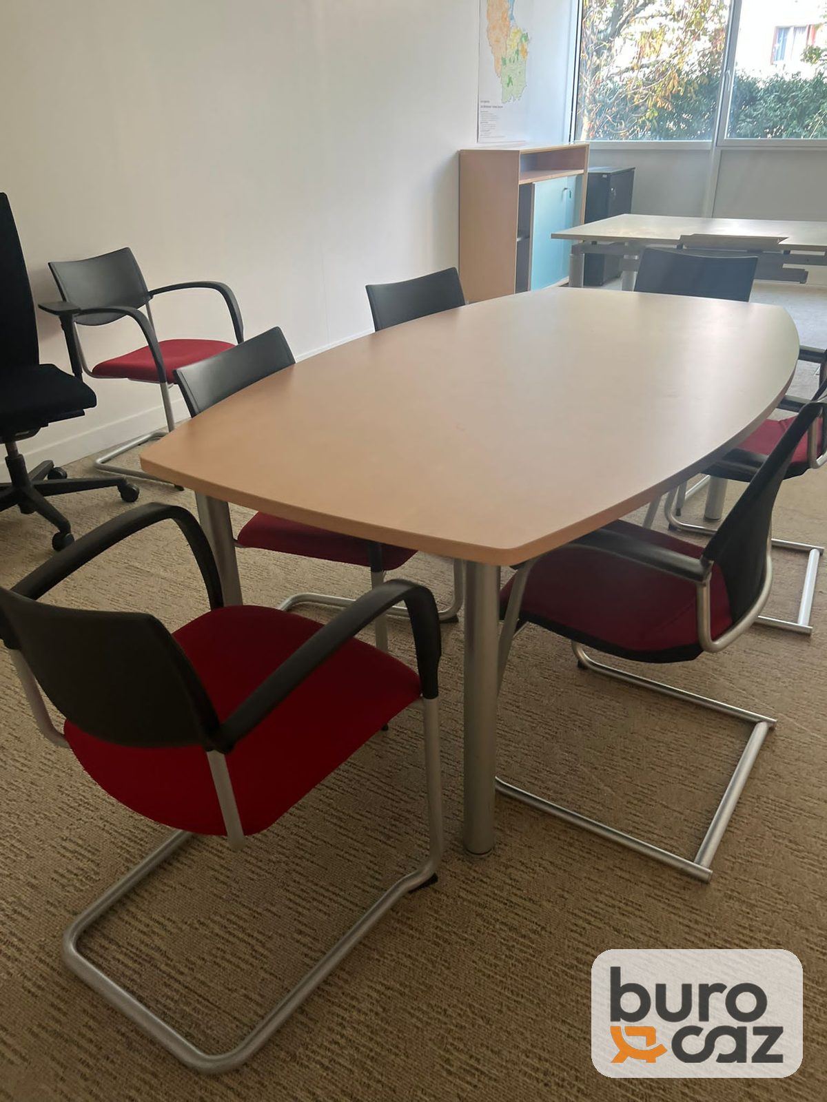 Table de réunion tonneau finition érable pieds gris — photo 2