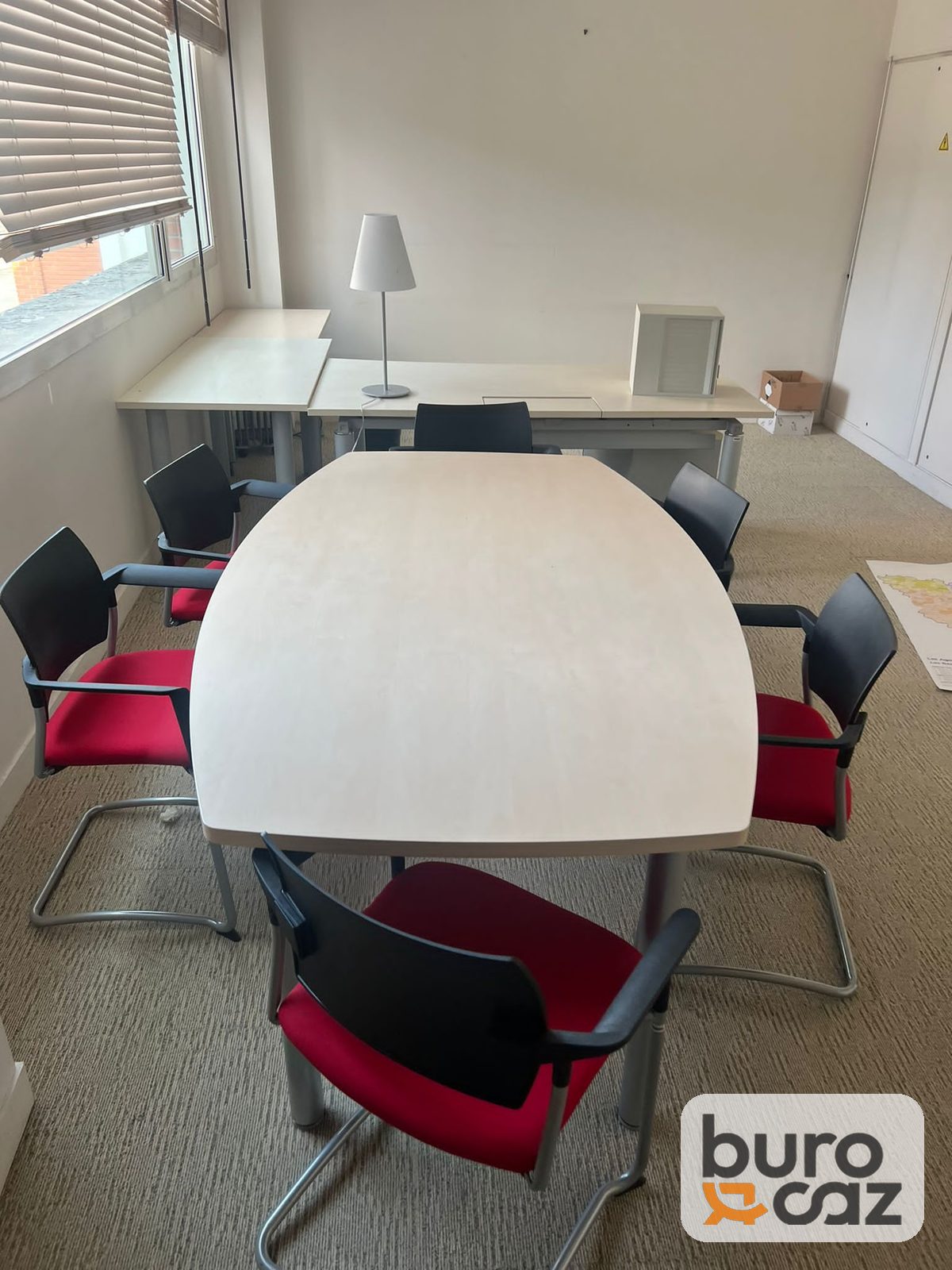 Table de réunion tonneau finition érable pieds gris — photo 4