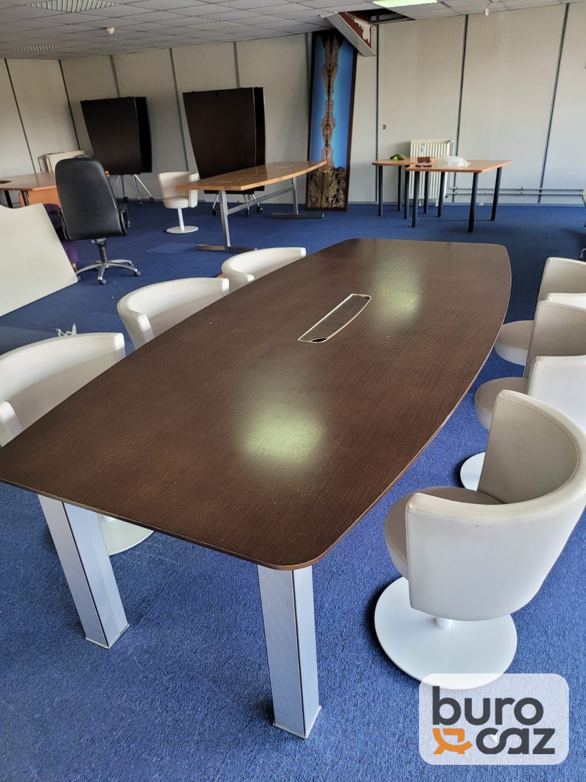 Table de réunion tonneau wengé – pieds alu