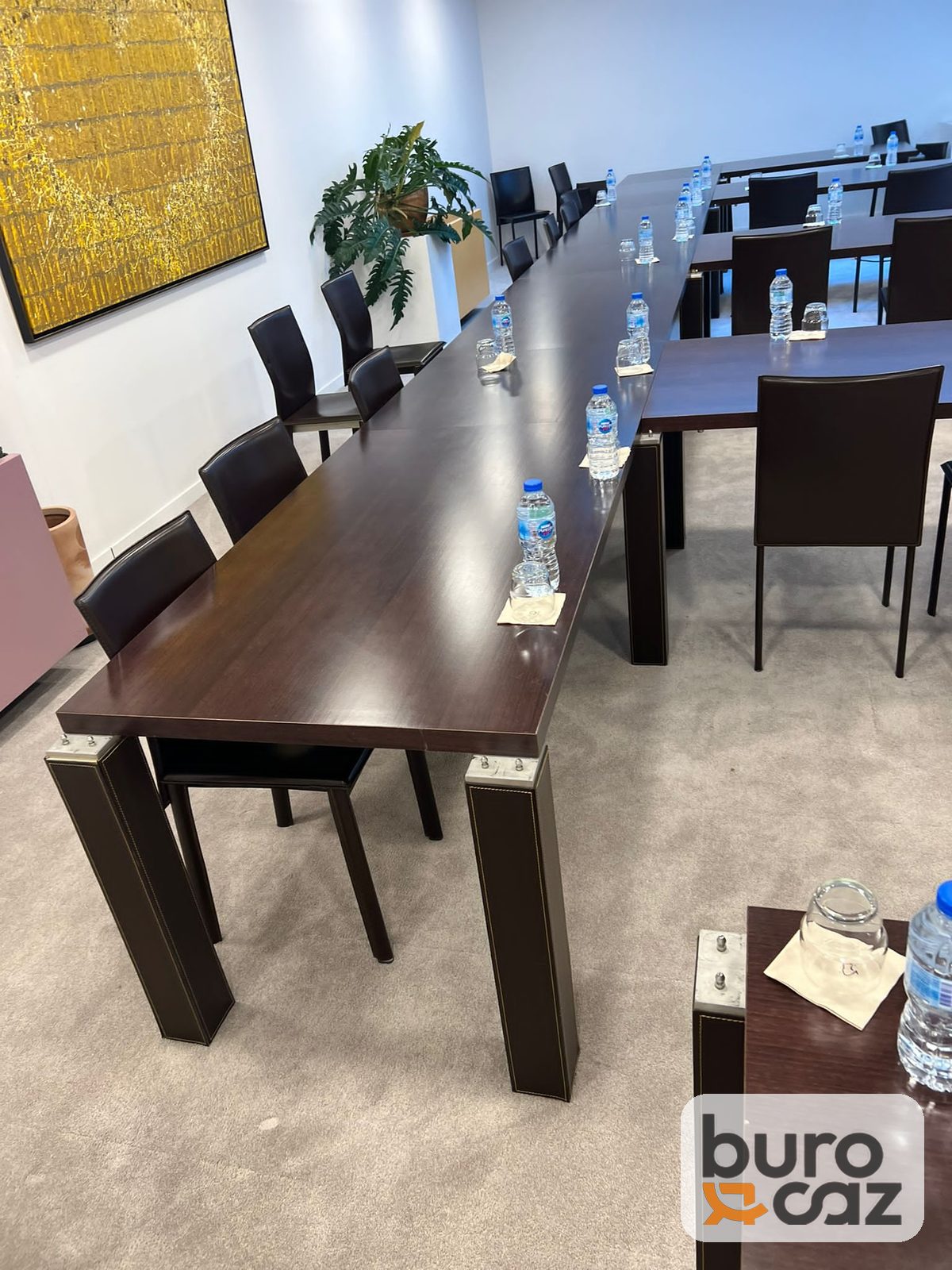 Table de réunion wengé – pieds massifs