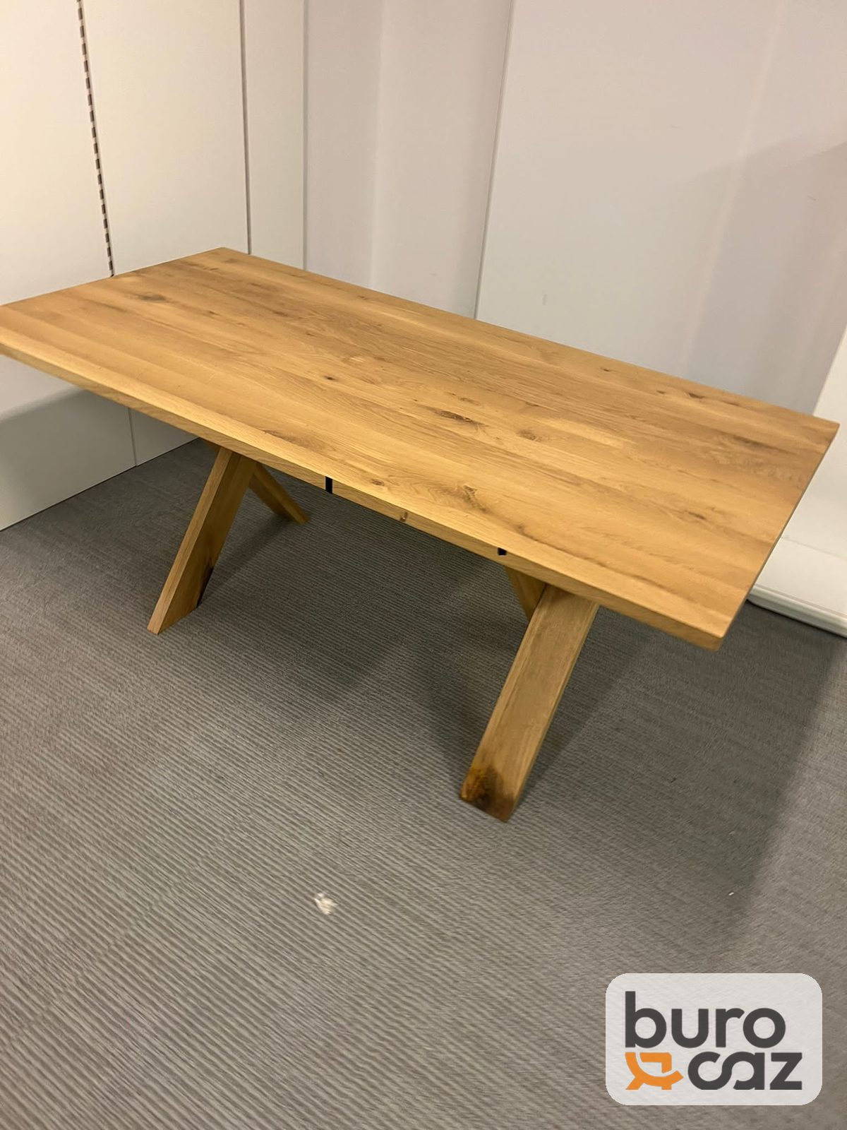 Table en chêne massif pieds en X — photo 2