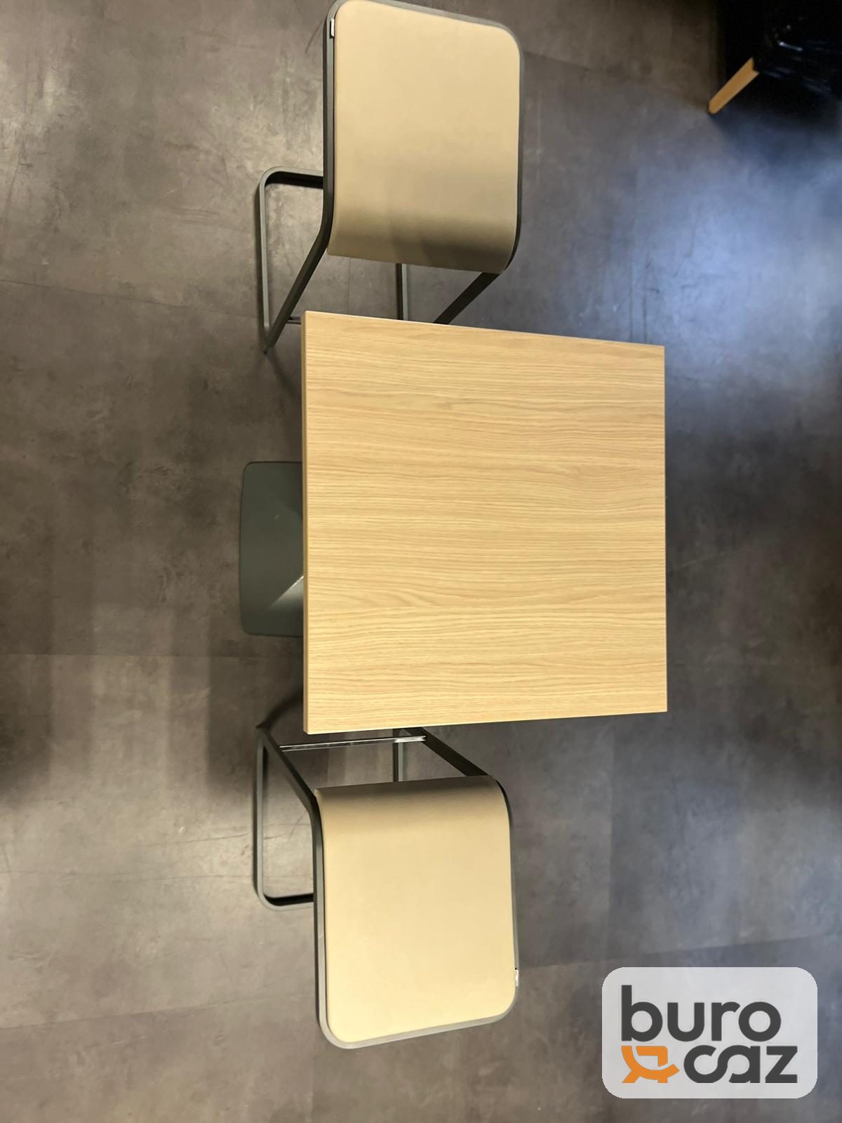 Table haute carrée plateau bois pied central — photo 3